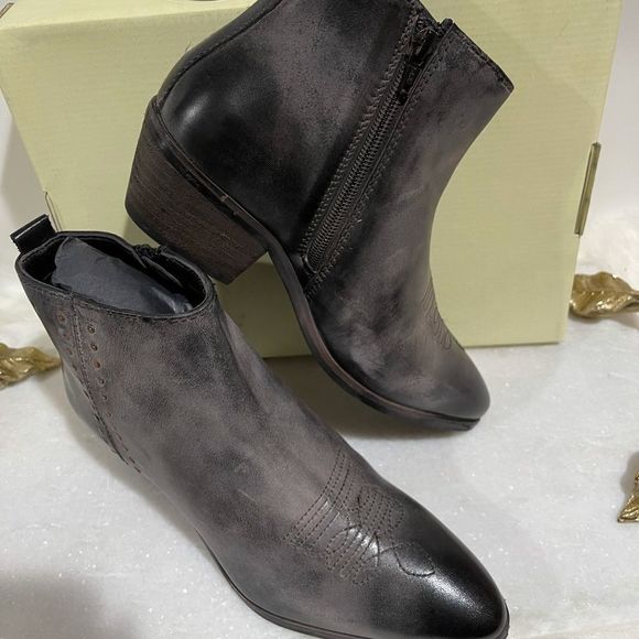 Roan Leather Bootie - Picture 8 of 13